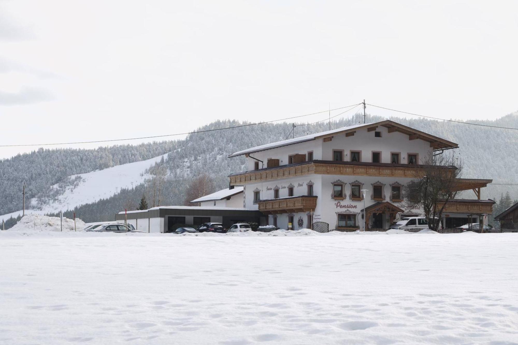Pension Und Apartments Landhaus Marie Leutasch Eksteriør bilde